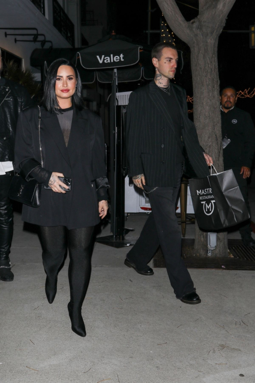 Demi Lovato Dinner Date at Mastro’s Los Angeles 3