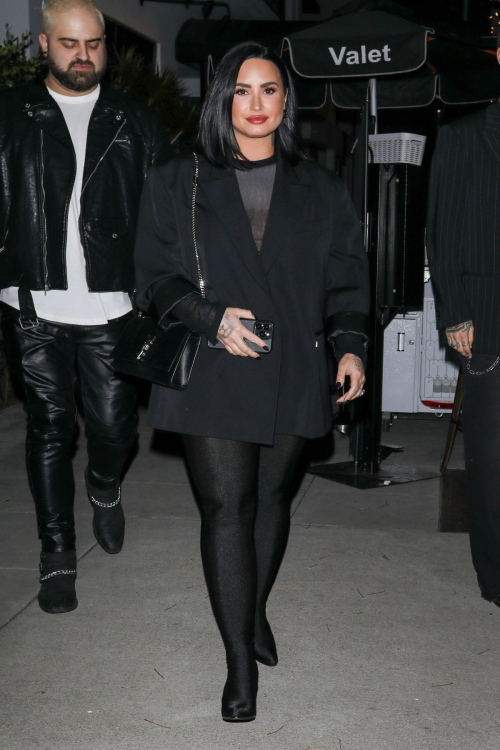 Demi Lovato Dinner Date at Mastro’s Los Angeles 5