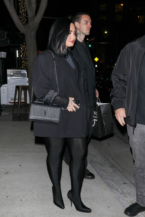 Demi Lovato Dinner Date at Mastro’s Los Angeles 6