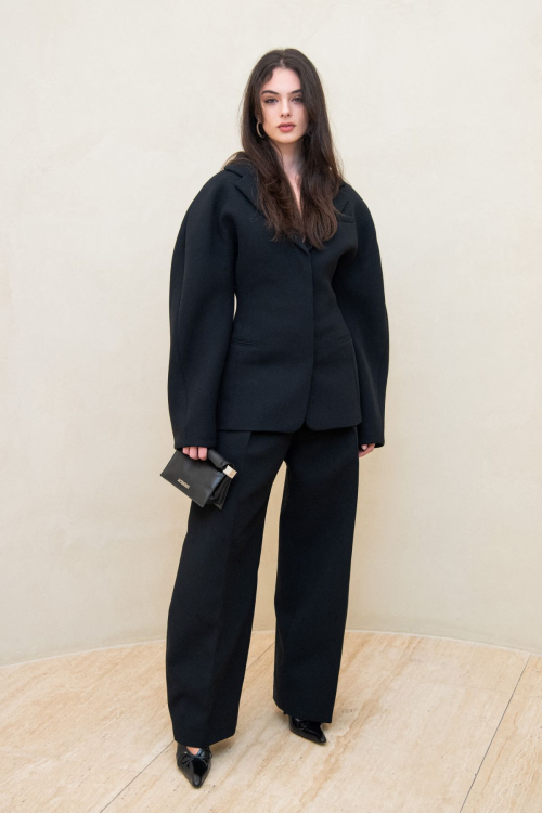 Deva Cassell at PFW Simon Jacquemus Medal Photocall in Paris, March 2024 9