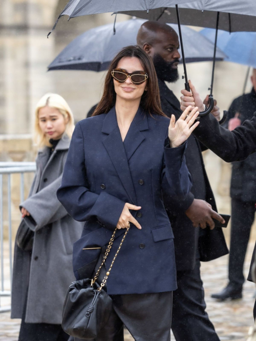 Emily Ratajkowski at Loewe Fashion Show Paris Fashion Week, March 2024 6