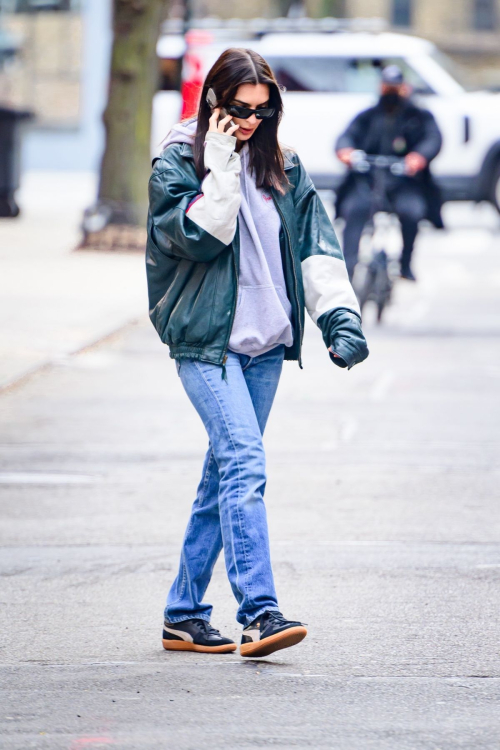 Emily Ratajkowski Out and About in New York, March 2024 2