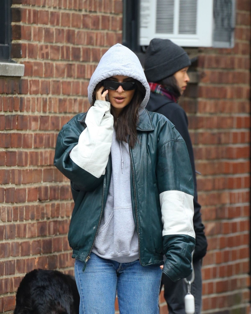 Emily Ratajkowski Out and About in New York, March 2024 4