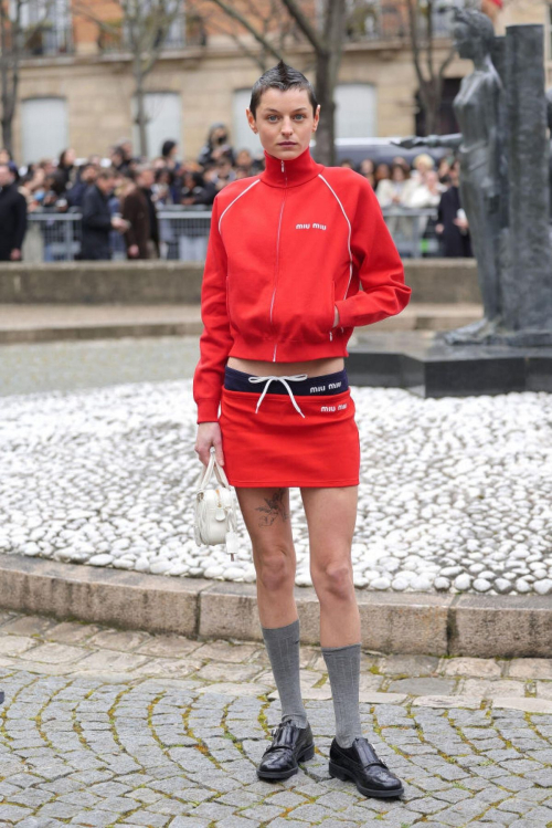 Emma Corrin at Miu Miu Fall/Winter 2024-2025 Paris Fashion Week, March 2024 6