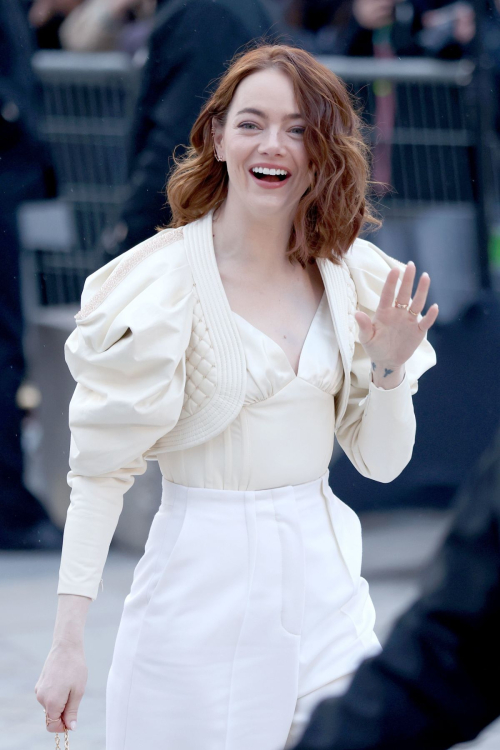 Emma Stone Arrives at Louis Vuitton Fashion Show at Paris Fashion Week, March 2024