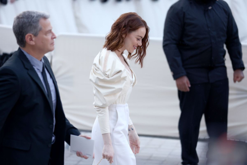 Emma Stone Arrives at Louis Vuitton Fashion Show at Paris Fashion Week, March 2024 4