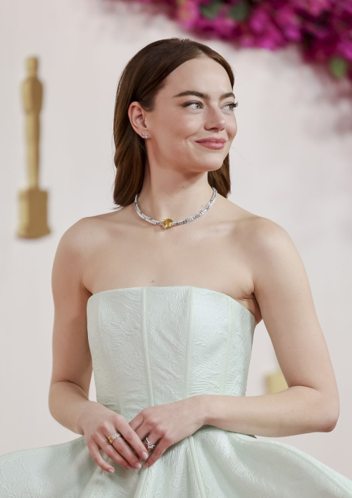 Emma Stone at 96th Annual Academy Awards in Los Angeles, March 2024 3