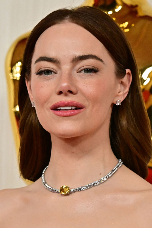 Emma Stone at 96th Annual Academy Awards in Los Angeles, March 2024 5