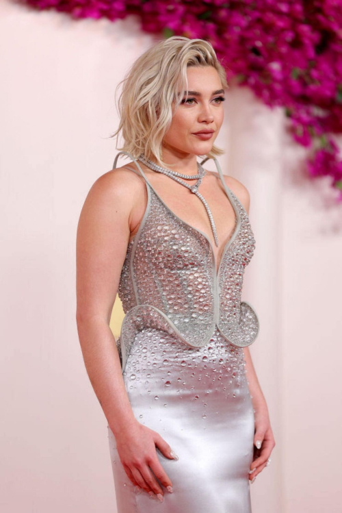 Florence Pugh at 96th Annual Academy Awards in Los Angeles, March 2024 5