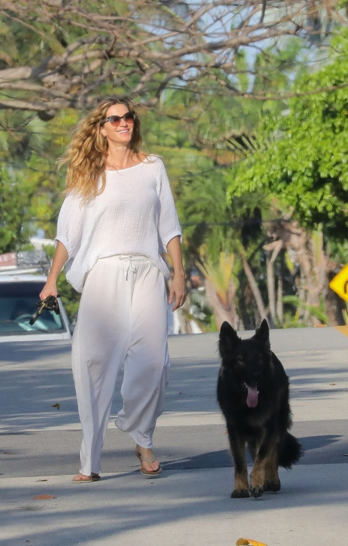 Gisele Bundchen Out with Her Dog in Miami Beach, March 2024 5