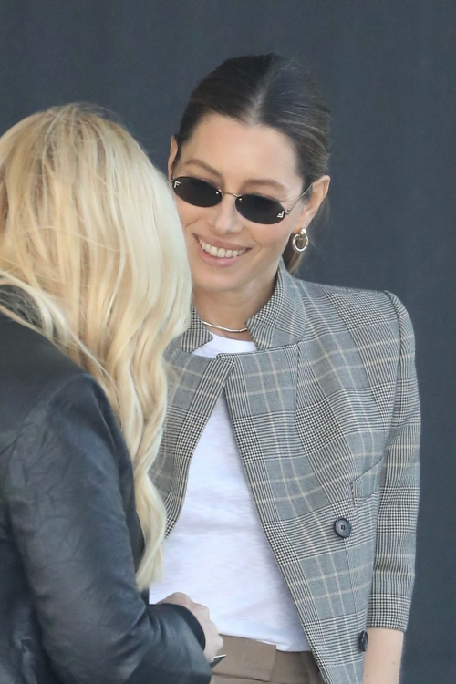 Jessica Biel at Chateau Marmont with a Friend in Los Angeles 5