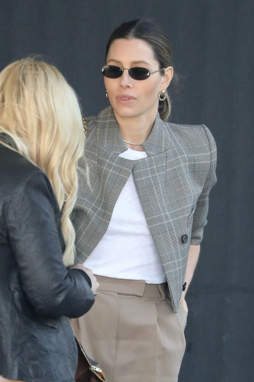 Jessica Biel at Chateau Marmont with a Friend in Los Angeles 6