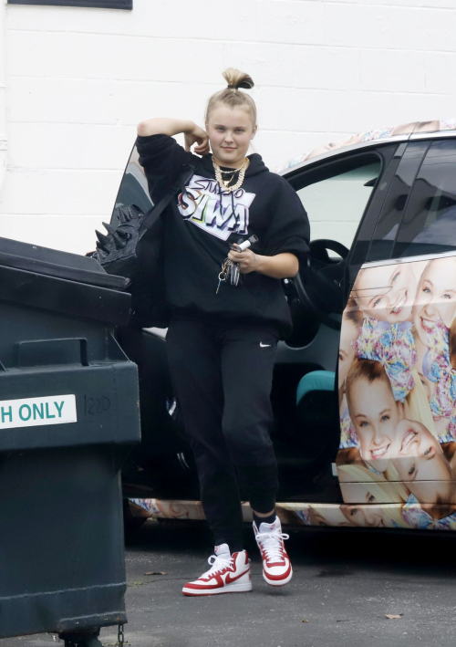 Jojo Siwa Arriving at Dance Practice Los Angeles 1