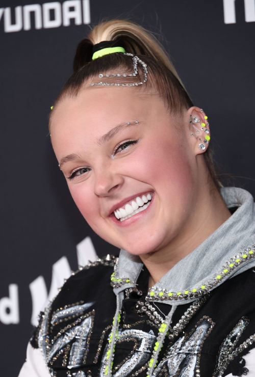 Jojo Siwa at 35th Annual GLAAD Media Awards in Beverly Hills, March 2024 3