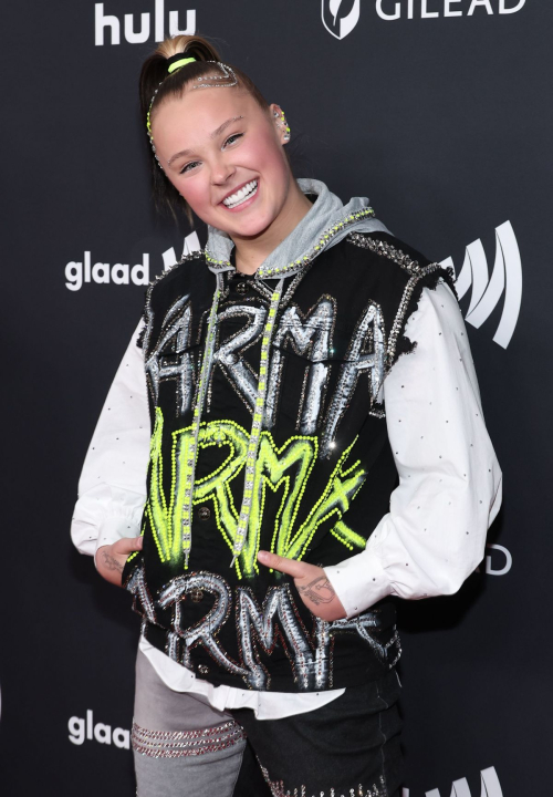 Jojo Siwa at 35th Annual GLAAD Media Awards in Beverly Hills, March 2024 4