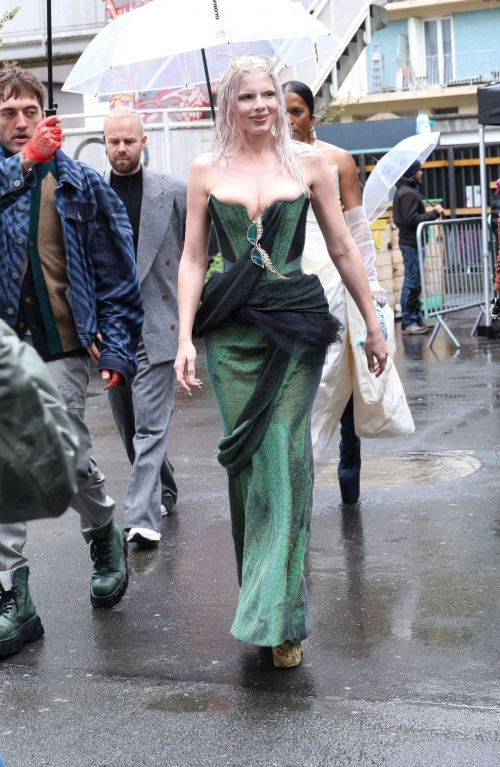 Julia Fox at Vivienne Westwood Womenswear FW Show in Paris, March 2024 2