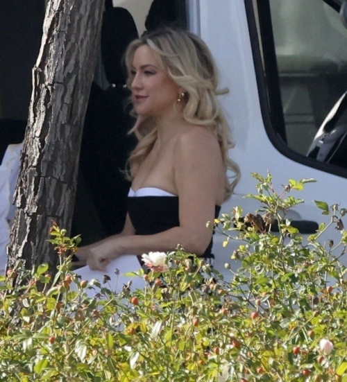 Kate Hudson on Set of Mindy Kaling’s Basketball Project, March 2024 8