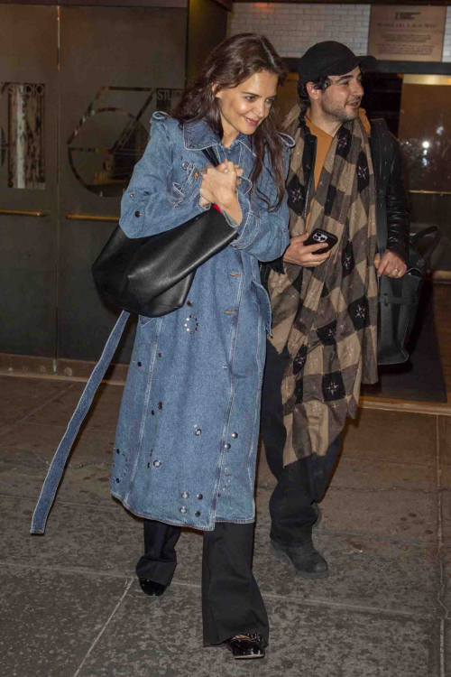 Katie Holmes Leaves a Broadway Play in New York 3