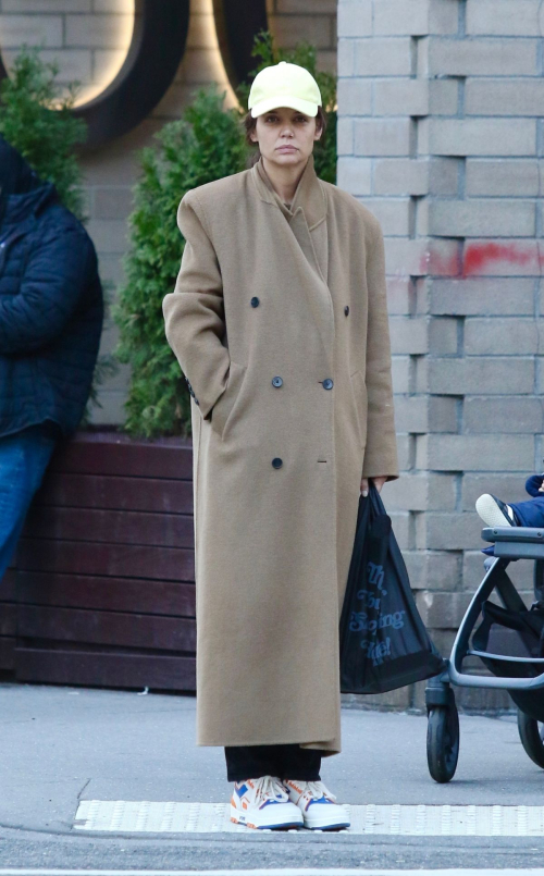 Katie Holmes Makeup-free Out in New York, March 2024 1