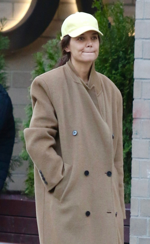 Katie Holmes Makeup-free Out in New York, March 2024 2