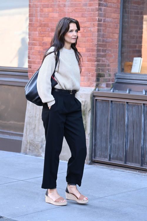 Katie Holmes Out on First Day of Spring in New York, March 2024 5