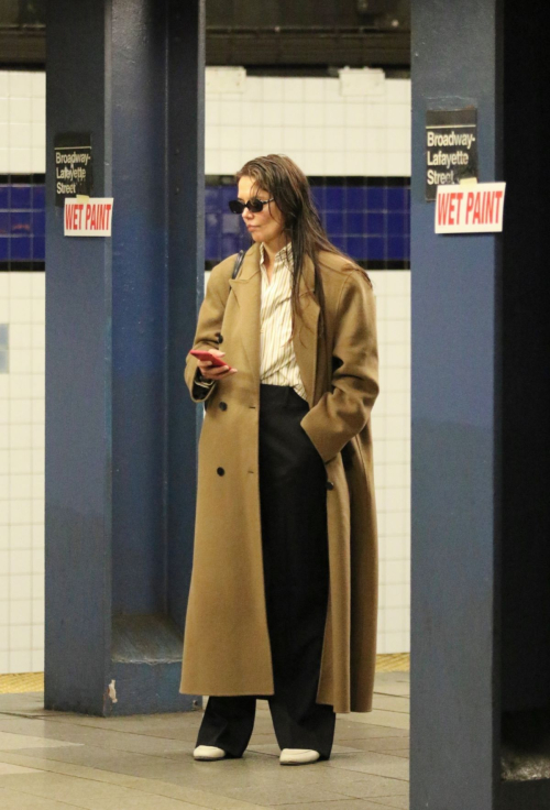 Katie Holmes Waiting for an Uptown Train in New York, March 2024 5