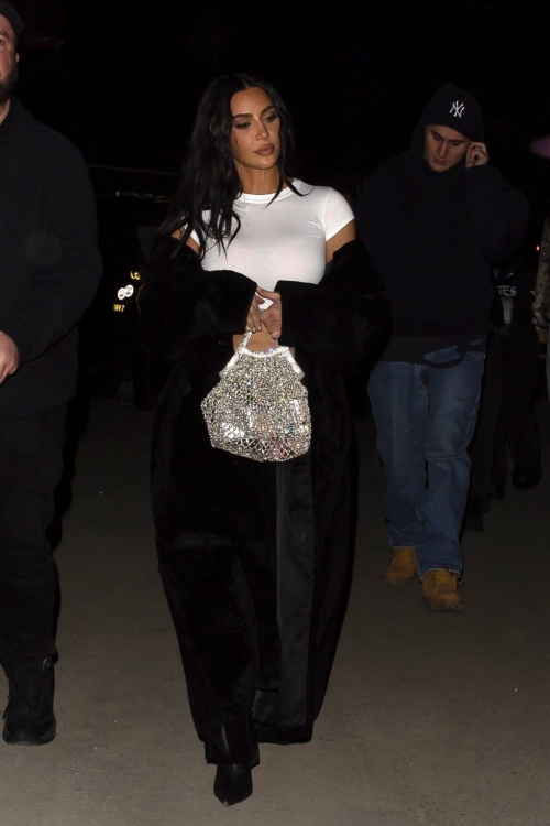 Kim Kardashian Leaves Kanye West’s Vultures 2 Performance, March 2024 6