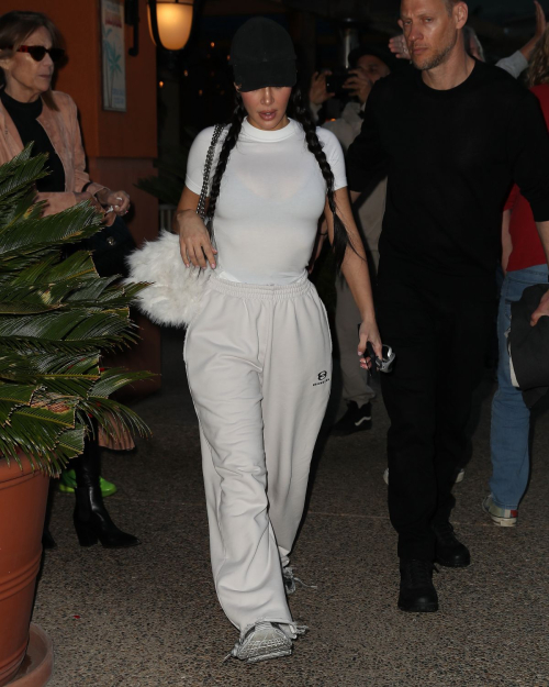 Kim Kardashian Leaves Restaurant in Los Angeles, March 2024 4