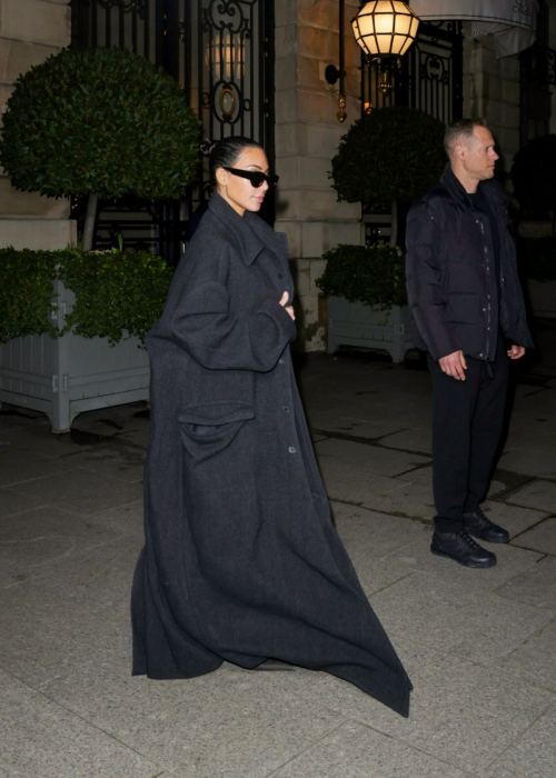 Kim Kardashian Leaves Ritz Hotel at Paris Fashion Week, March 2024 3