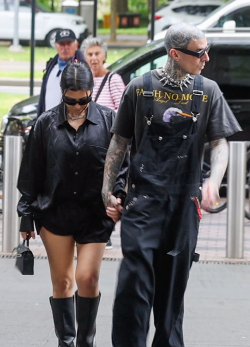 Kourtney Kardashian and Travis Barker at Cafe Smith Deli Melbourne, February 2024 5