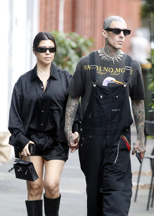 Kourtney Kardashian and Travis Barker at Cafe Smith Deli Melbourne, February 2024 6