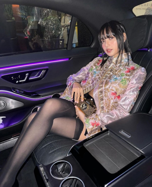 Lalisa Manobal at Louis Vuitton Fashion Show Photoshoot, March 2024 13