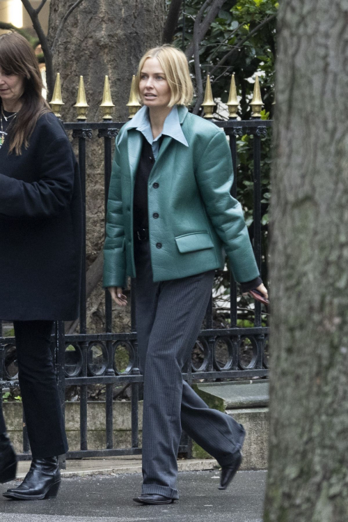 Lara Worthington Shopping at Bottega Veneta in Paris, February 2024 6