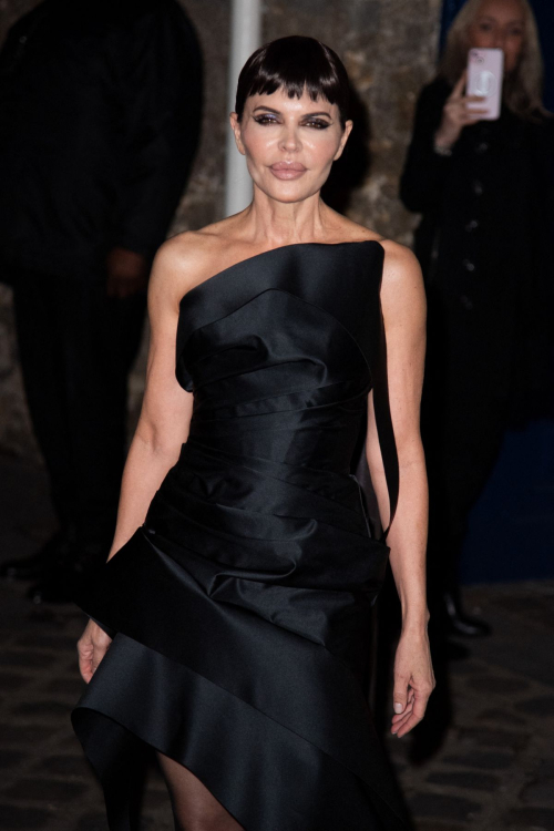 Lisa Rinna at Mugler Womenswear Fall/Winter Show Paris Fashion Week, March 2024 2