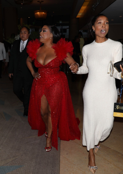 Niecy Nash and Jessica Betts at GLAAD Awards in Beverly Hills, March 2024 4