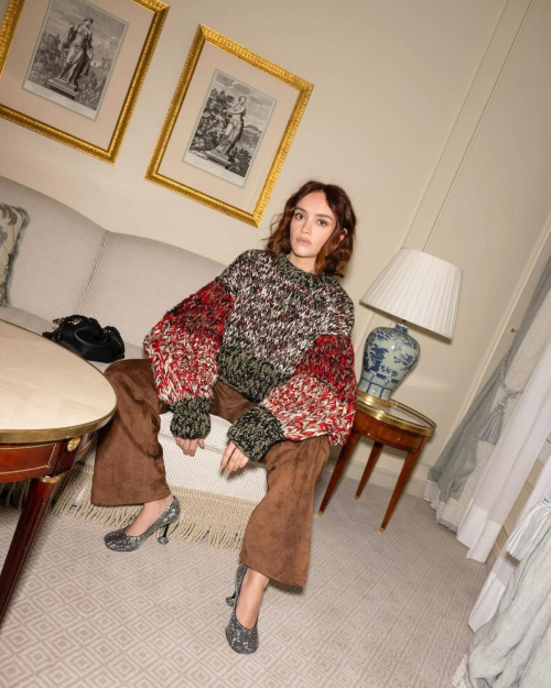 Olivia Cooke at Loewe Fashion Show at Paris Fashion Week, March 2024 1