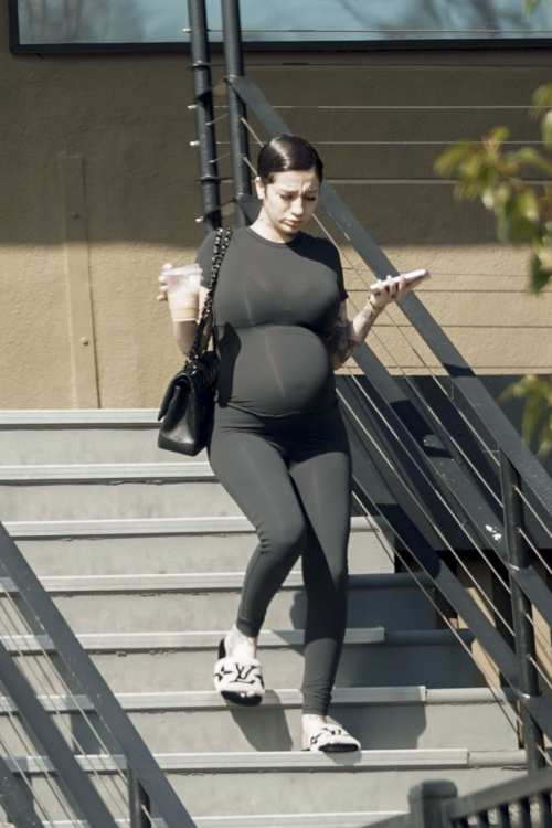 Pregnant Bhad Bhabie Leaving DBT Clinic in Los Angeles, March 2024 2