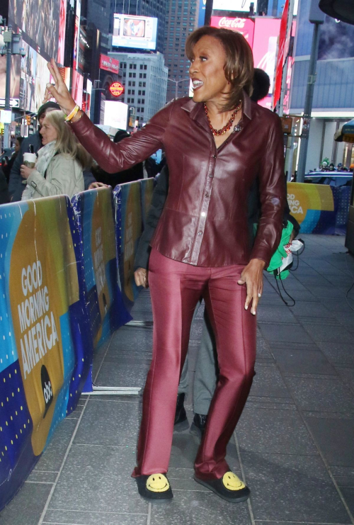 Robin Roberts on the Set of Good Morning America in New York, March 2024 3