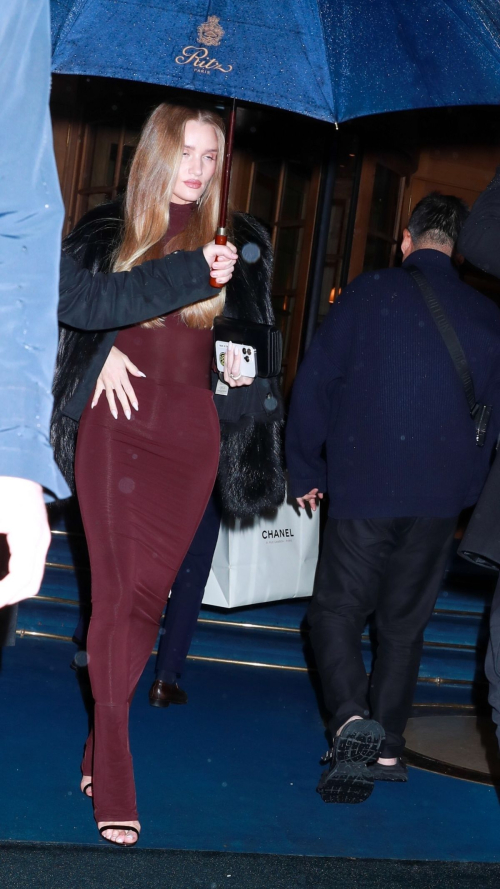 Rosie Huntington-Whiteley Leaves Ritz Hotel at Paris Fashion Week, March 2024 6