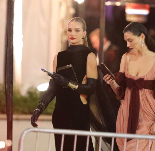 Rosie Huntington-Whiteley Leaves Vanity Fair Oscar Party, March 2024 4