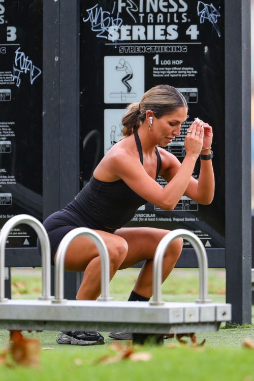 Sara Mesa at an Outdoor Gym Workout in Sydney, March 2024 7