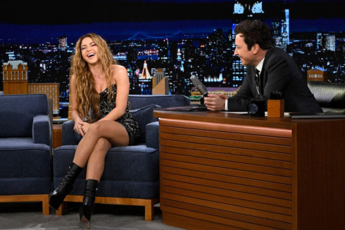 Shakira at Tonight Show Starring Jimmy Fallon in New York 7