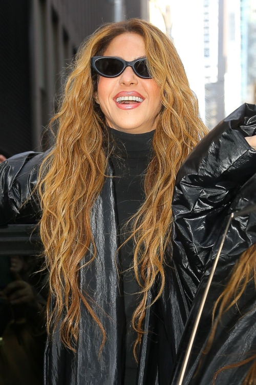 Shakira Outside Hard Rock Hotel in New York 4