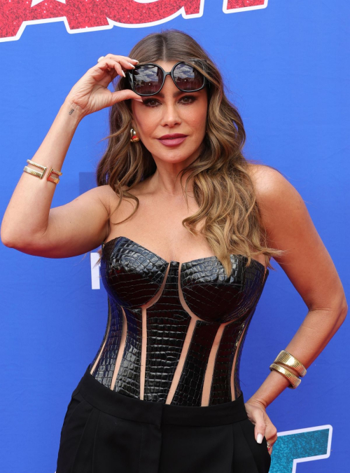 Sofia Vergara Arrives at America’s Got Talent in Pasadena 9