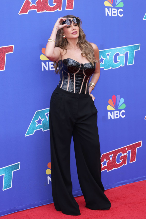 Sofia Vergara Arrives at America’s Got Talent in Pasadena 1