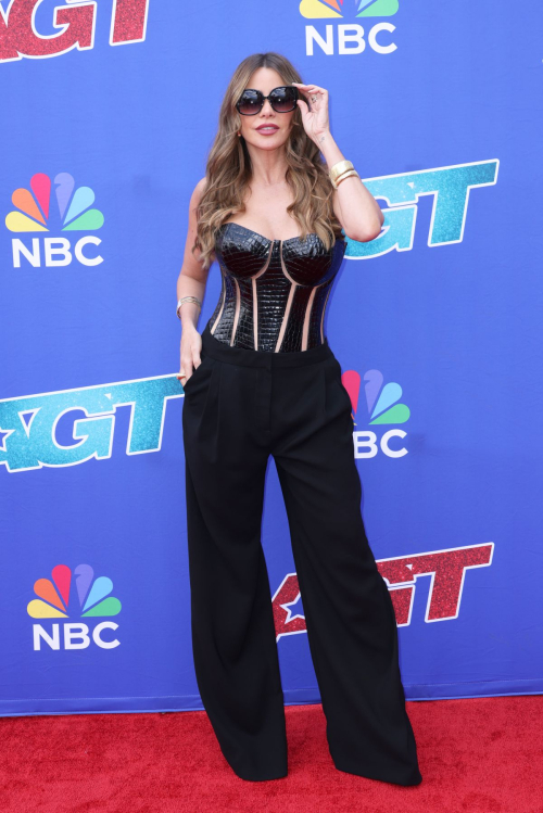 Sofia Vergara Arrives at America’s Got Talent in Pasadena 3