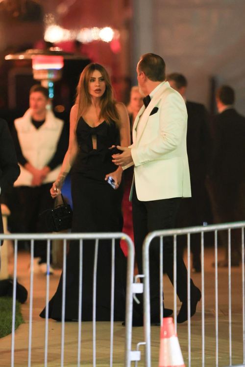 Sofia Vergara Leaves Vanity Fair Oscar Party, March 2024 5