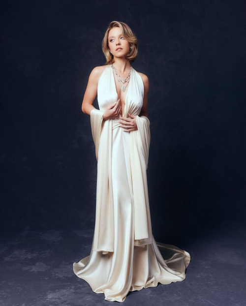 Sydney Sweeney Vanity Fair Oscar Party Photoshoot, March 2024 5