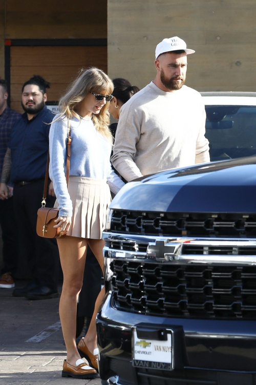 Taylor Swift and Travis Kelce on a Lunch Date at Nobu in Malibu, March 2024 1