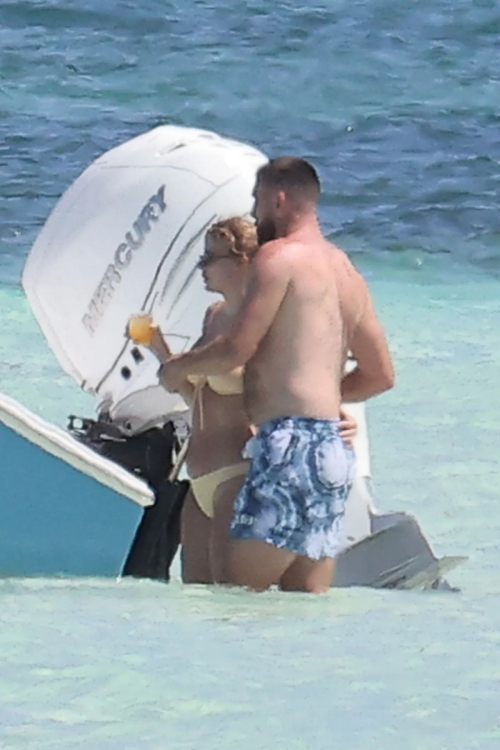 Taylor Swift in Bikini and Travis Kelce at a Beach in Bahamas, March 2024 9